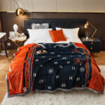 AA versijos dvisluoksnė antklodė 200×230