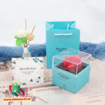 Saippuaruusu lahjapakkauksessa (sinivihreä)