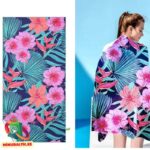 Beach towel (with flowers) - Image 2
